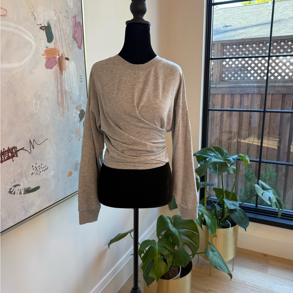 ALO Yoga Heather Gray Women's Wrap Sweatshirt